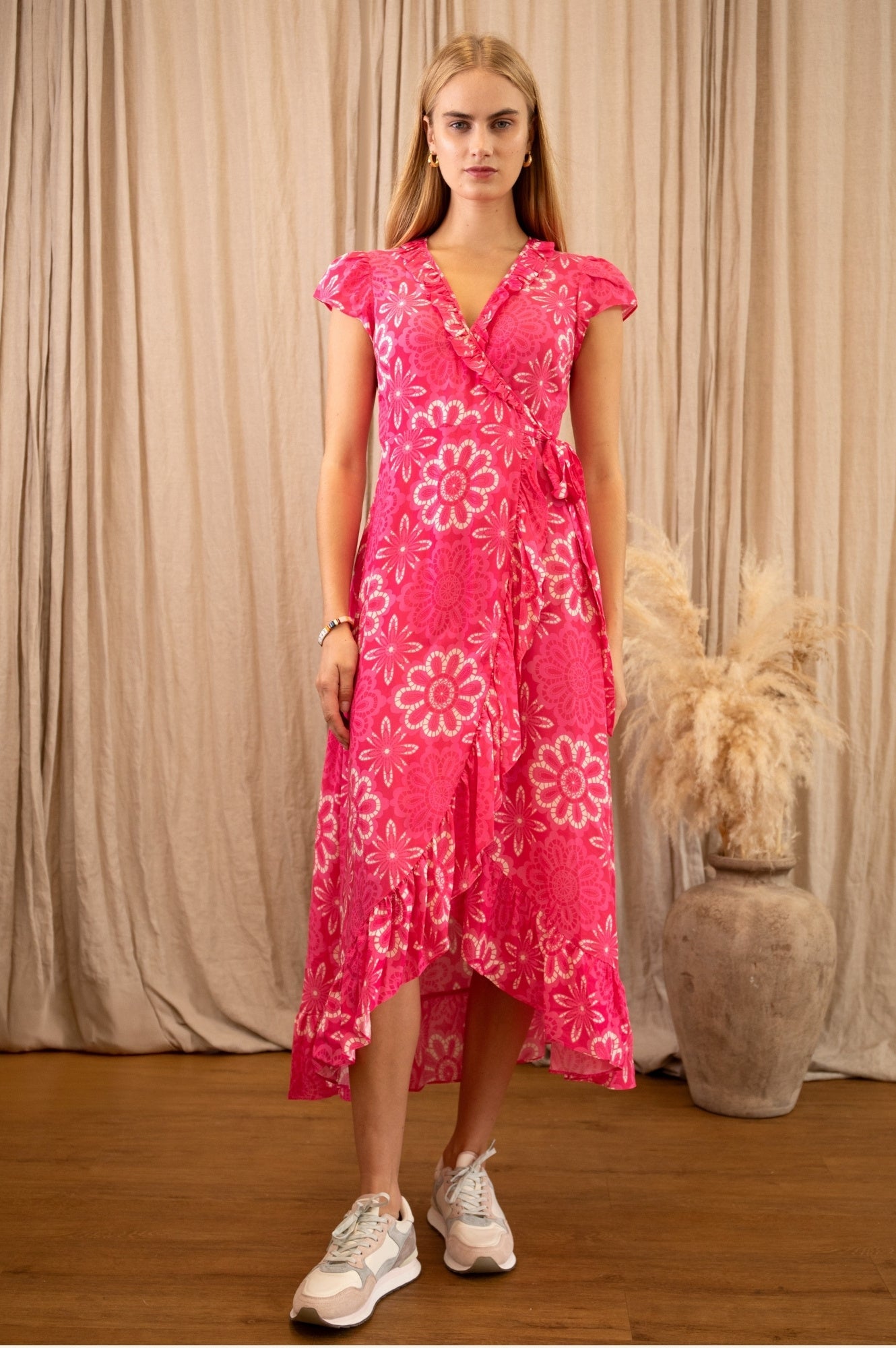 Demi EcoVero™ Wrap Dress | Lace floral Pink/White